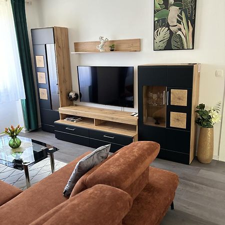 Centar 103 Apartment ชิเบนิก ภายนอก รูปภาพ