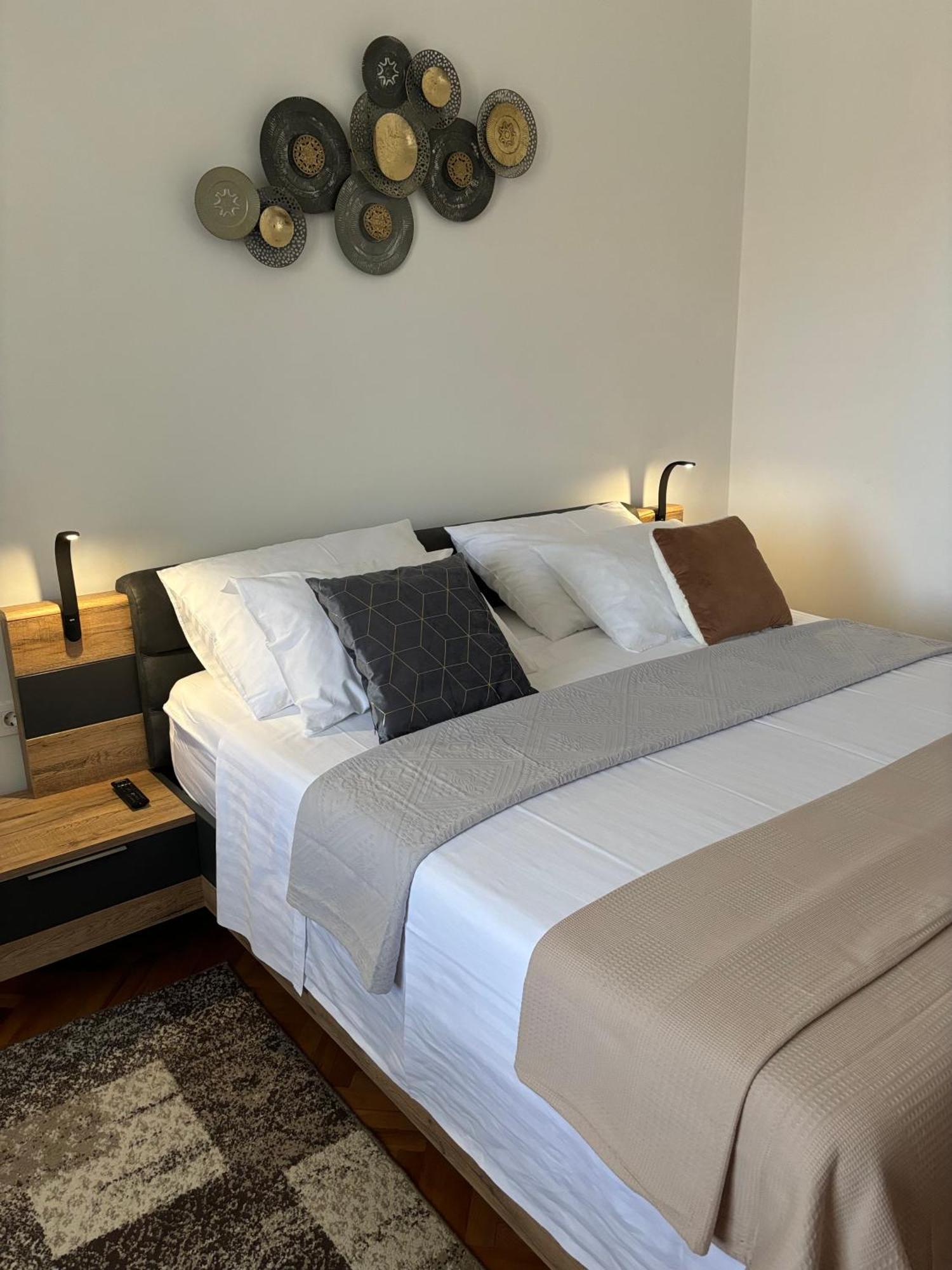 Centar 103 Apartment ชิเบนิก ภายนอก รูปภาพ