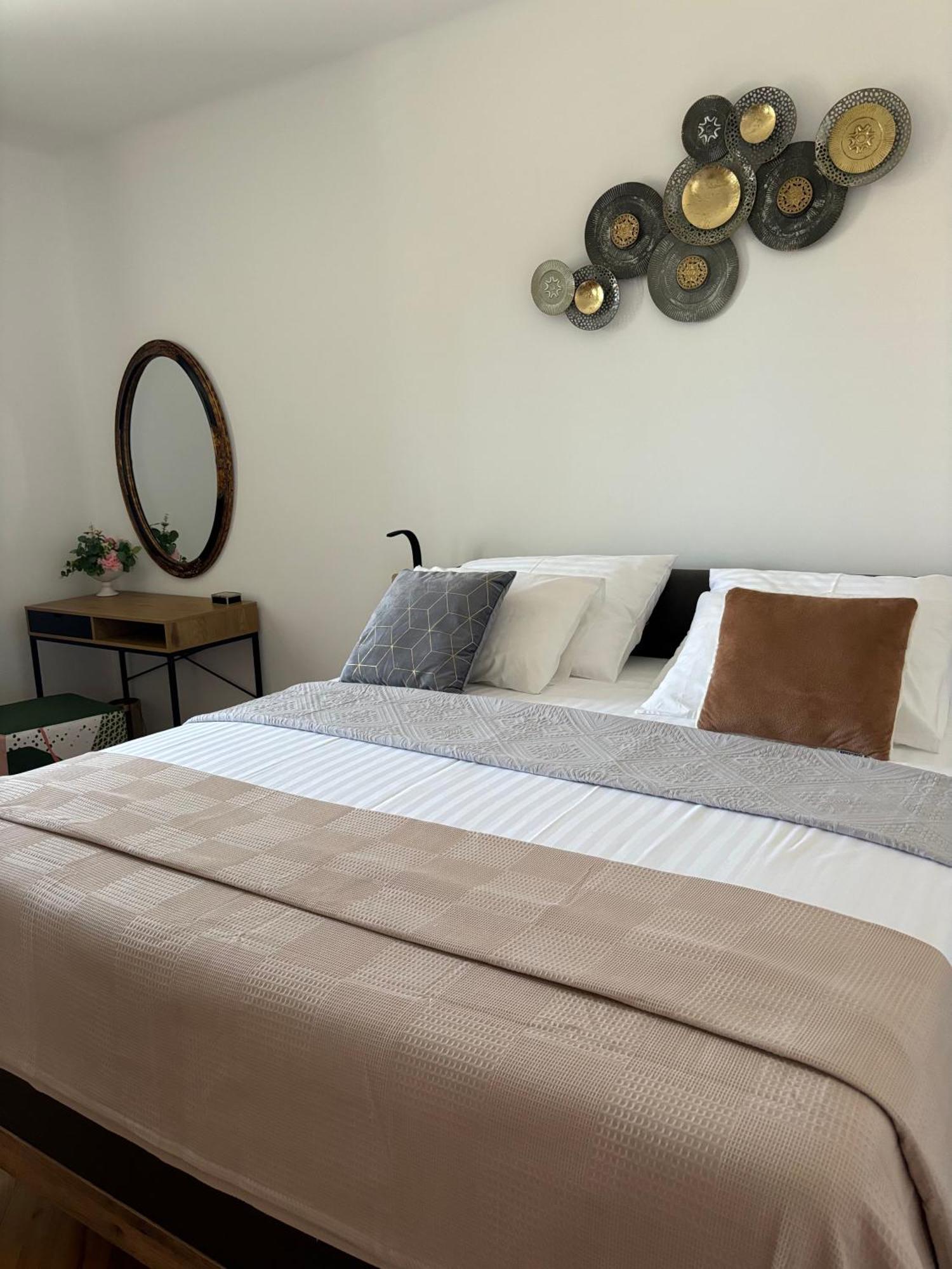 Centar 103 Apartment ชิเบนิก ภายนอก รูปภาพ