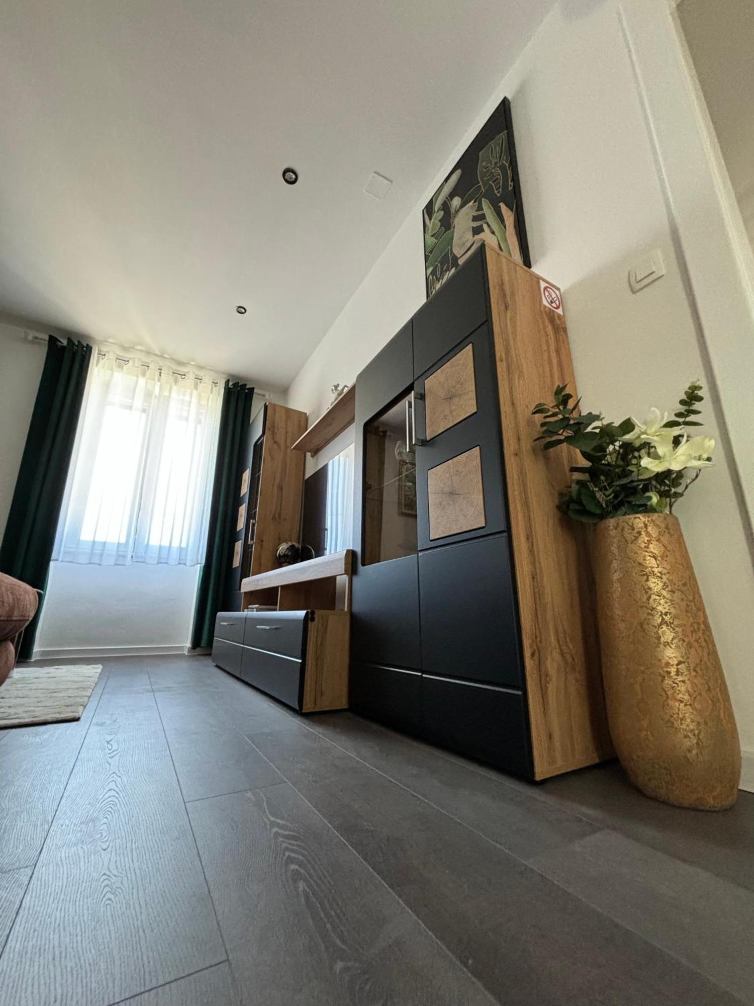 Centar 103 Apartment ชิเบนิก ภายนอก รูปภาพ